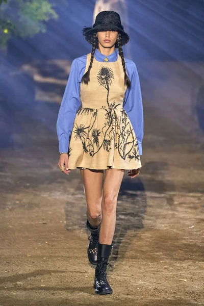Look 2